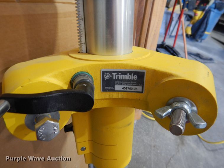 image for item KW9302 Trimble 408700-05  tripod