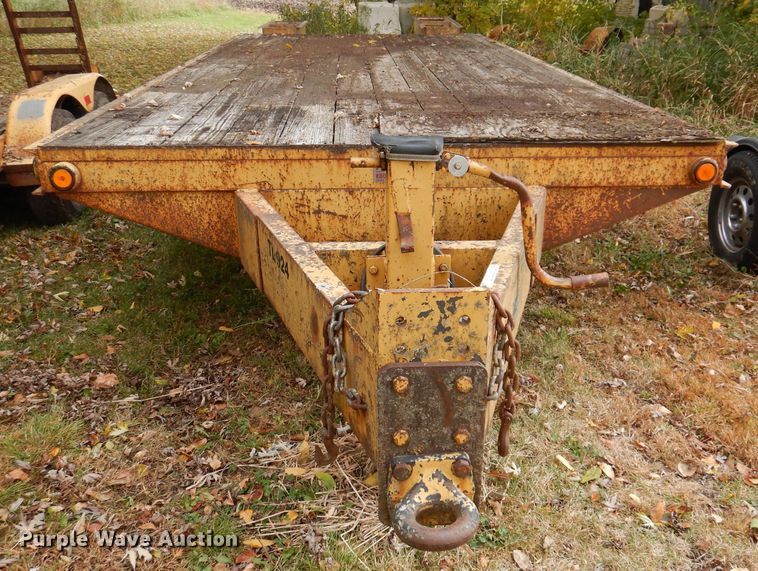 image for item KW9387 1999 Belshe T9  equipment trailer