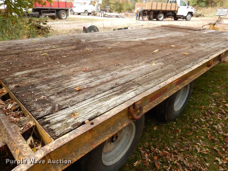 image for item KW9387 1999 Belshe T9  equipment trailer