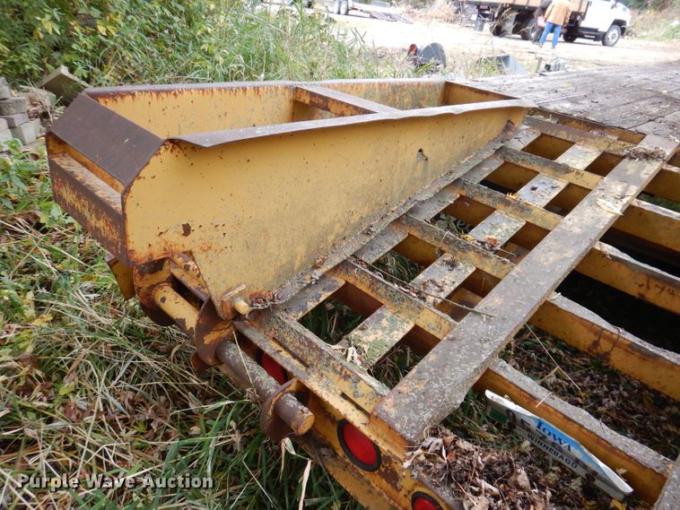 image for item KW9387 1999 Belshe T9  equipment trailer