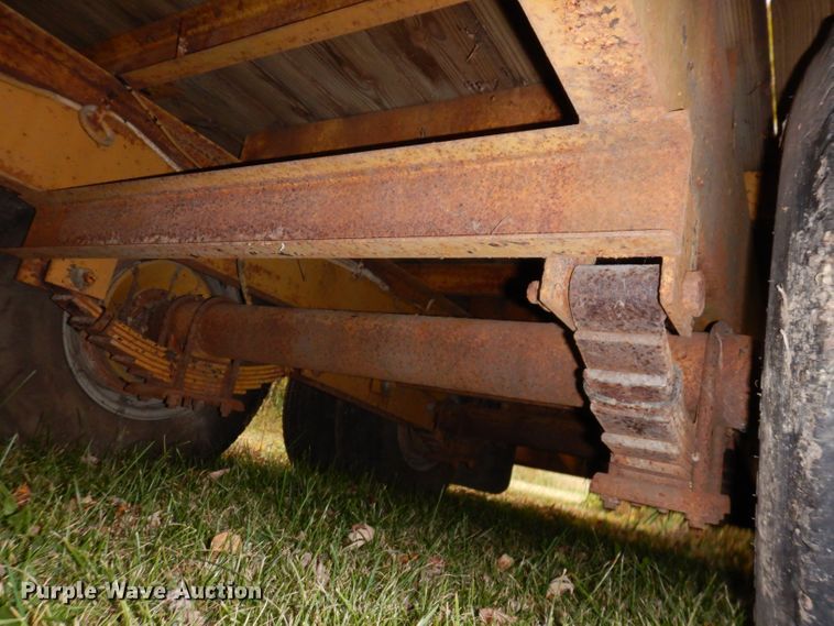 image for item KW9387 1999 Belshe T9  equipment trailer