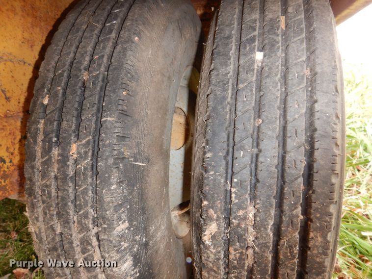 image for item KW9387 1999 Belshe T9  equipment trailer