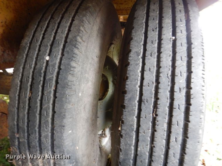 image for item KW9387 1999 Belshe T9  equipment trailer