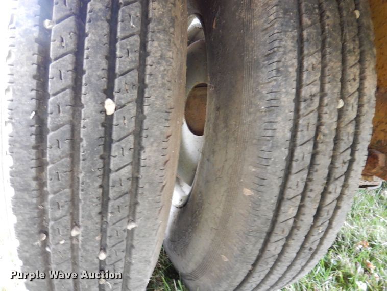 image for item KW9387 1999 Belshe T9  equipment trailer