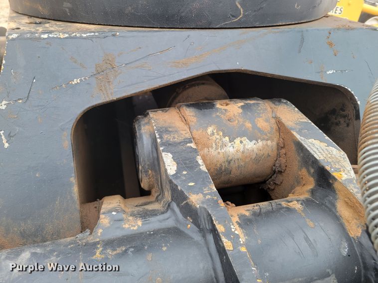 image for item LG9315 2021 Caterpillar G332  86" W grapple