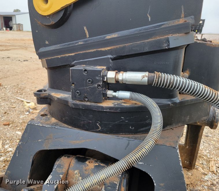 image for item LG9315 2021 Caterpillar G332  86" W grapple