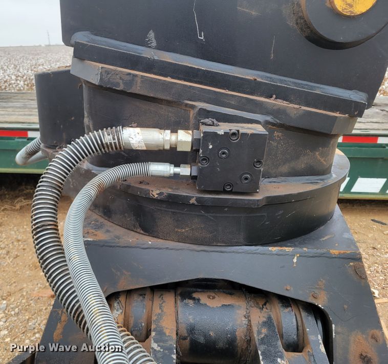 image for item LG9315 2021 Caterpillar G332  86" W grapple