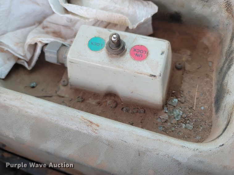 image for item LN9734 2008 Caterpillar 953D  track loader