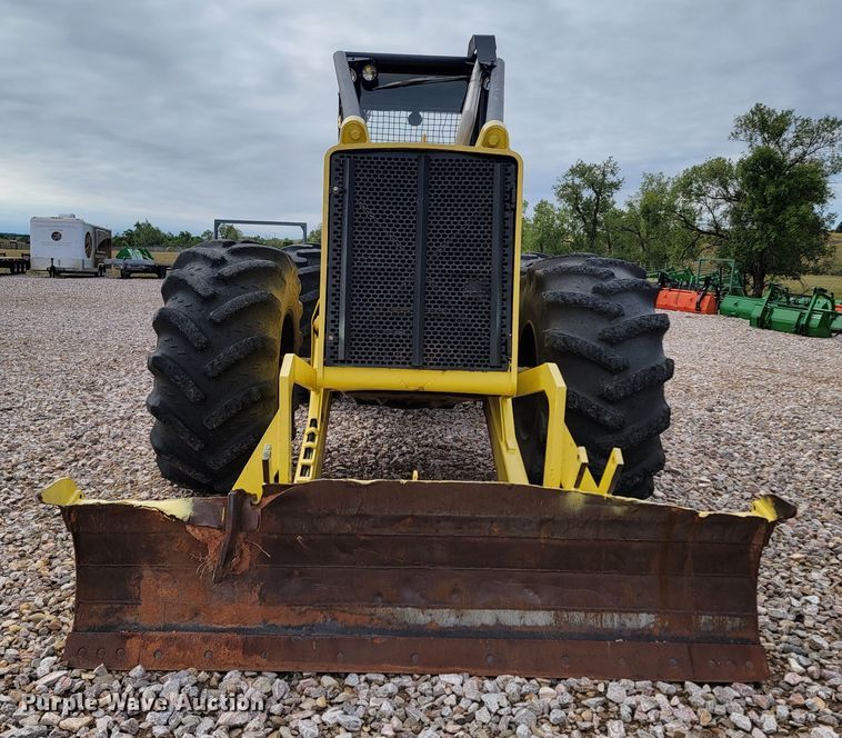 image for item LO9084 John Deere JD740-A  skidder