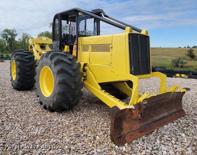 image for item LO9084 John Deere JD740-A  skidder