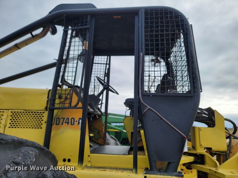 image for item LO9084 John Deere JD740-A  skidder
