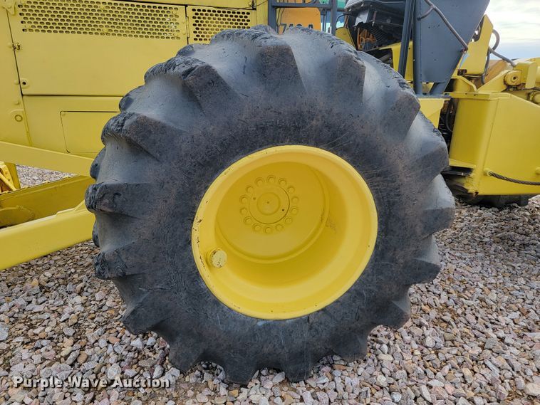 image for item LO9084 John Deere JD740-A  skidder