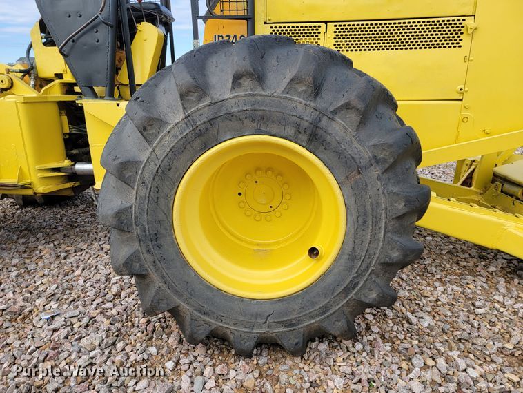 image for item LO9084 John Deere JD740-A  skidder