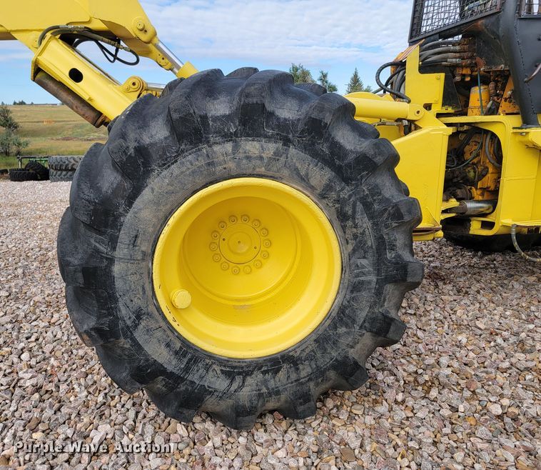 image for item LO9084 John Deere JD740-A  skidder