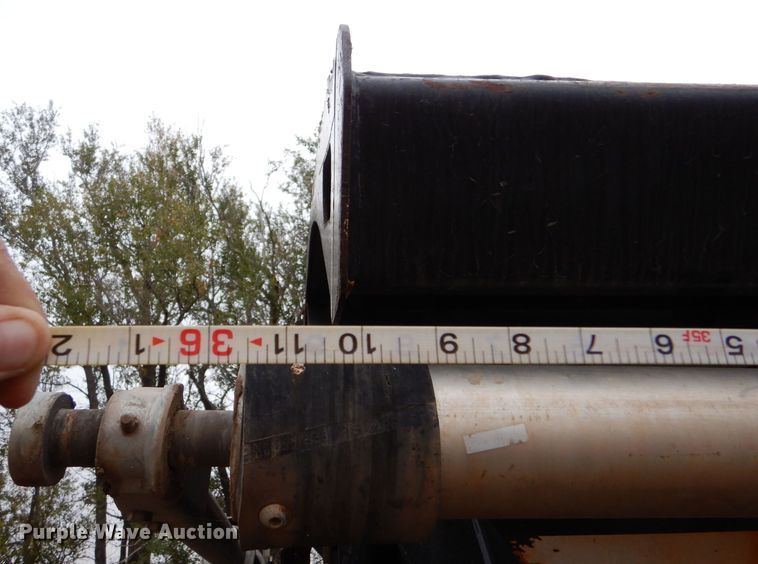 image for item LU9753 2013 Smith Co SX2-42-34  side dump trailer