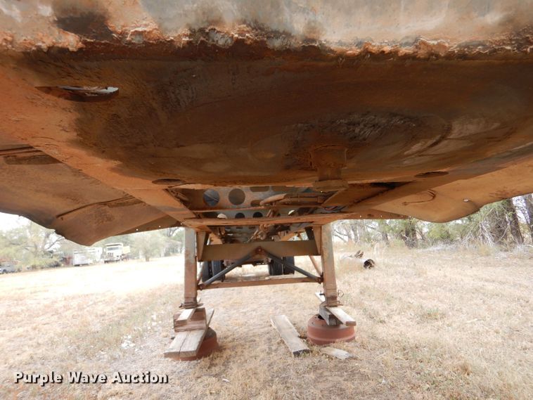 image for item LU9753 2013 Smith Co SX2-42-34  side dump trailer