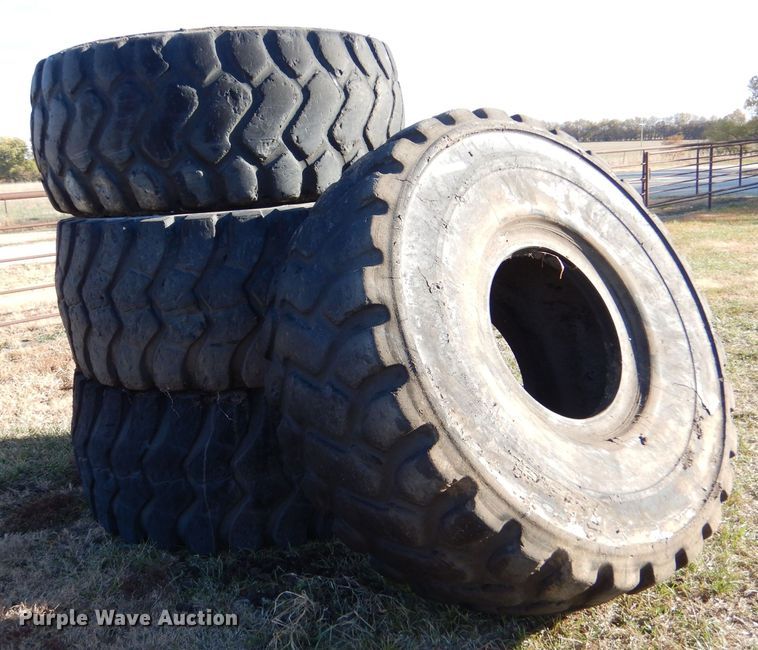 image for item LU9754 (4) 29.5R25 tires