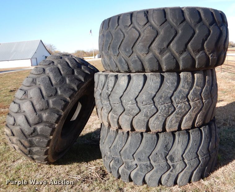 image for item LU9754 (4) 29.5R25 tires