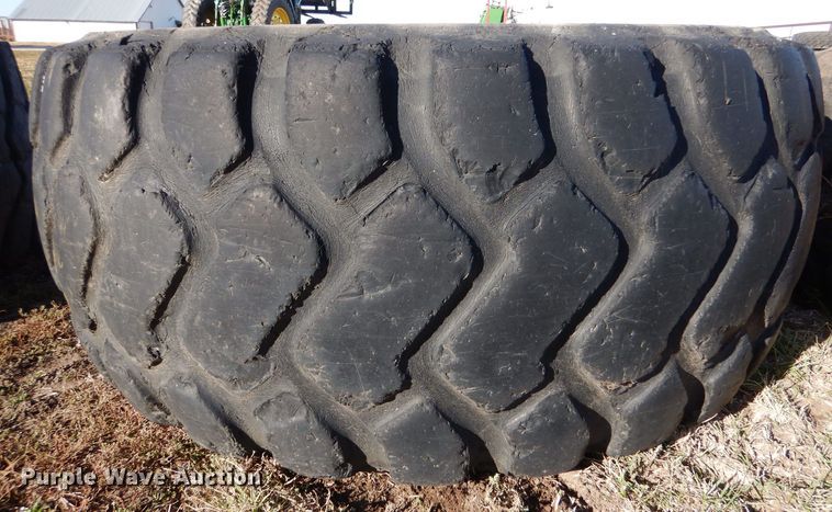 image for item LU9754 (4) 29.5R25 tires