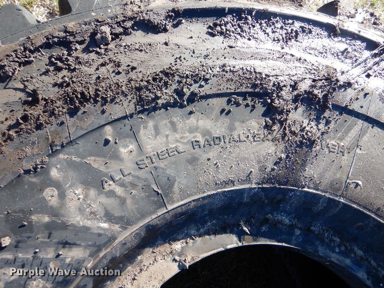 image for item LU9754 (4) 29.5R25 tires