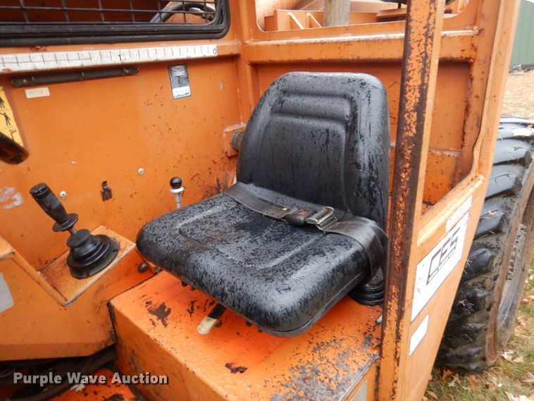 image for item MH9251 Lull 844C-42  telehandler