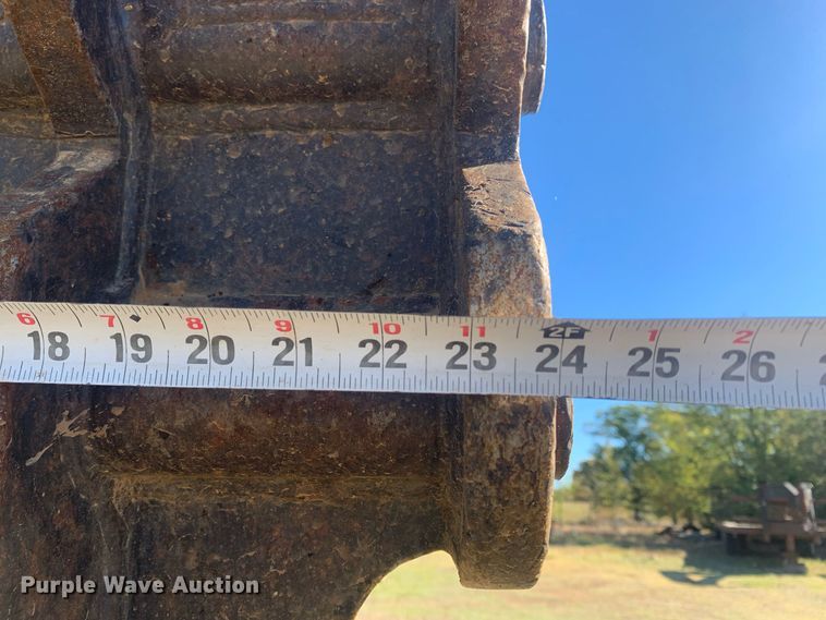 image for item MH9851 2001 Caterpillar 320CL  excavator