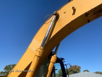 image for item MH9851 2001 Caterpillar 320CL  excavator