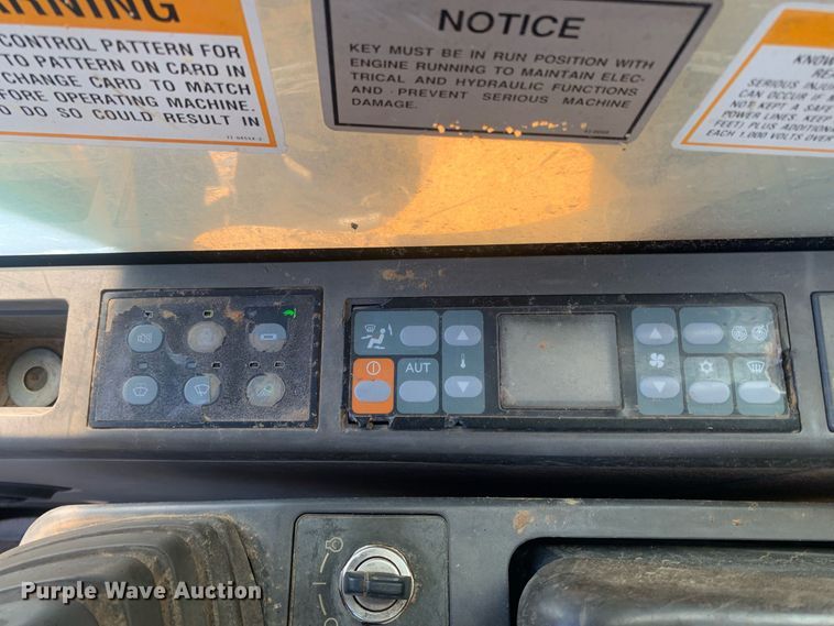 image for item MH9851 2001 Caterpillar 320CL  excavator