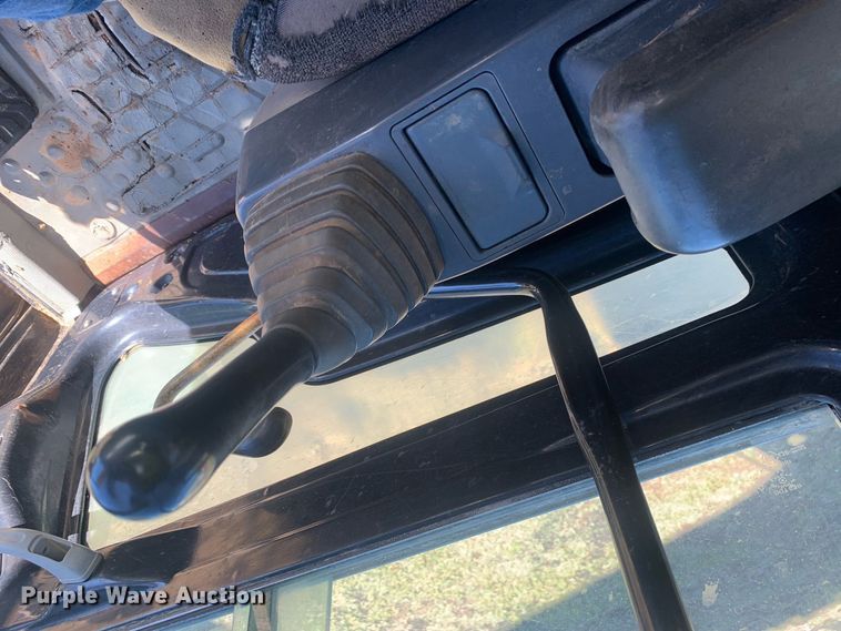 image for item MH9851 2001 Caterpillar 320CL  excavator