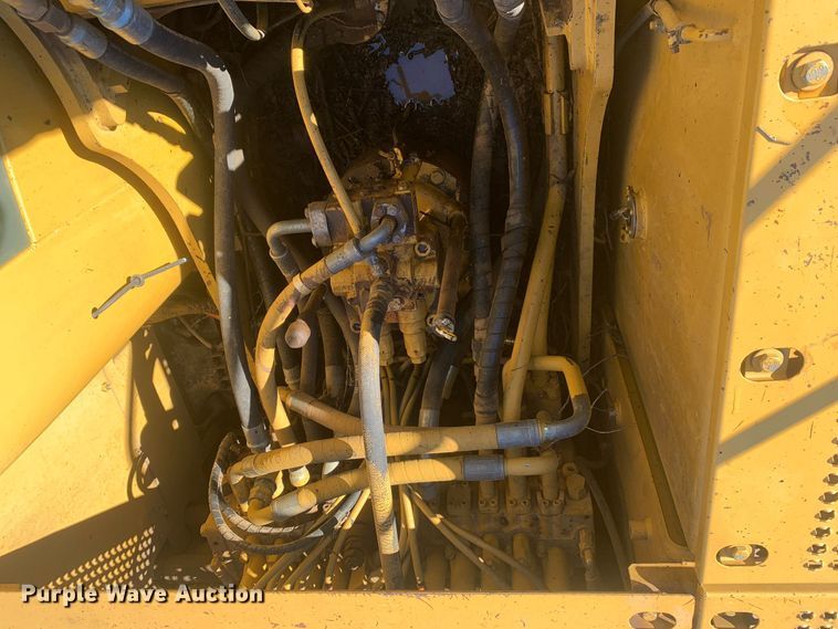 image for item MH9851 2001 Caterpillar 320CL  excavator