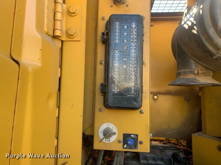 image for item MH9851 2001 Caterpillar 320CL  excavator