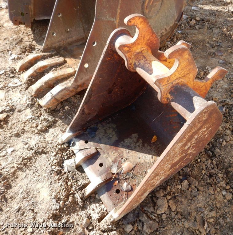 image for item MJ9805 (2) excavator buckets