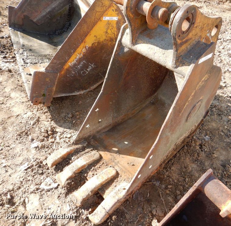 image for item MJ9805 (2) excavator buckets
