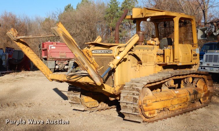 image for item MJ9807 Komatsu D65P-6  crawler tractor