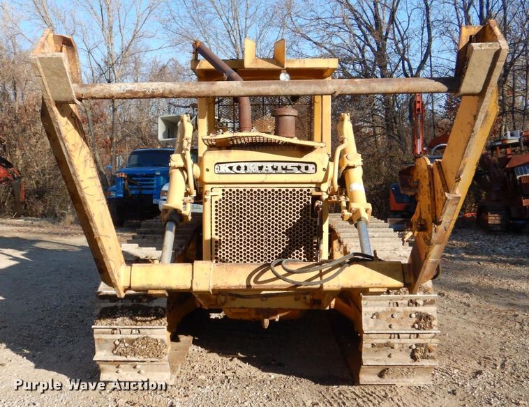 image for item MJ9807 Komatsu D65P-6  crawler tractor