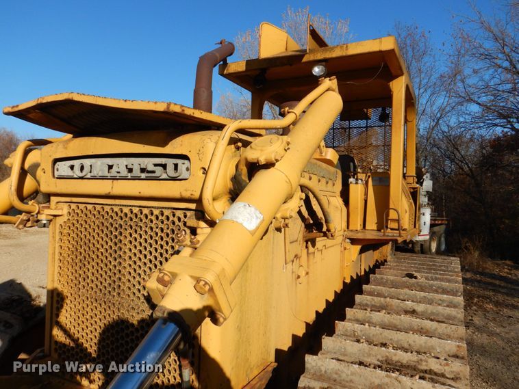 image for item MJ9807 Komatsu D65P-6  crawler tractor