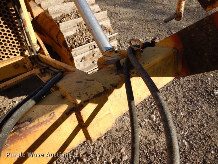 image for item MJ9807 Komatsu D65P-6  crawler tractor