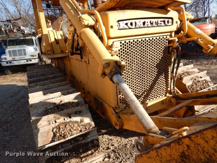 image for item MJ9807 Komatsu D65P-6  crawler tractor