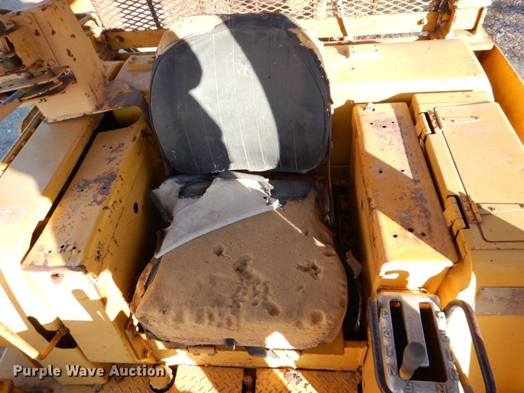 image for item MJ9807 Komatsu D65P-6  crawler tractor