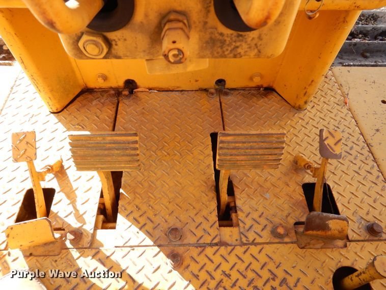 image for item MJ9807 Komatsu D65P-6  crawler tractor