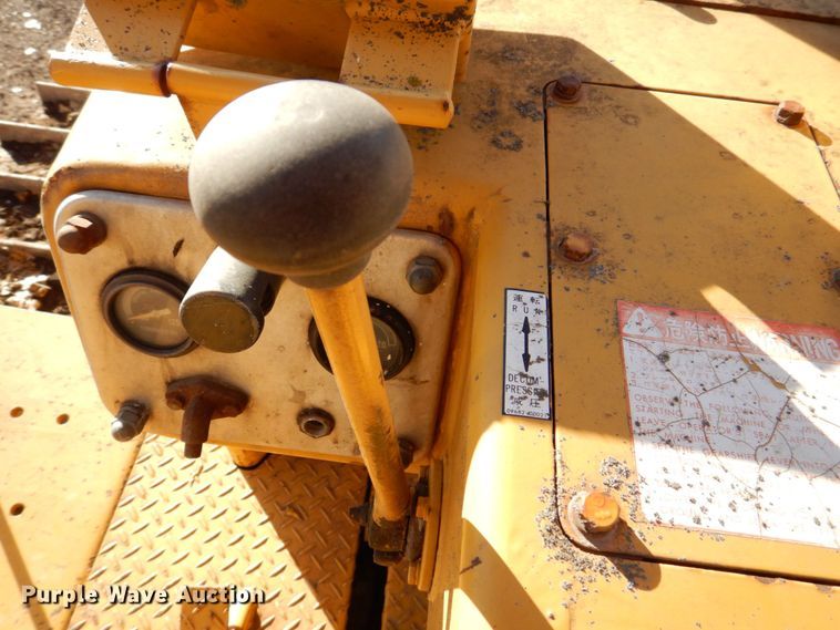 image for item MJ9807 Komatsu D65P-6  crawler tractor