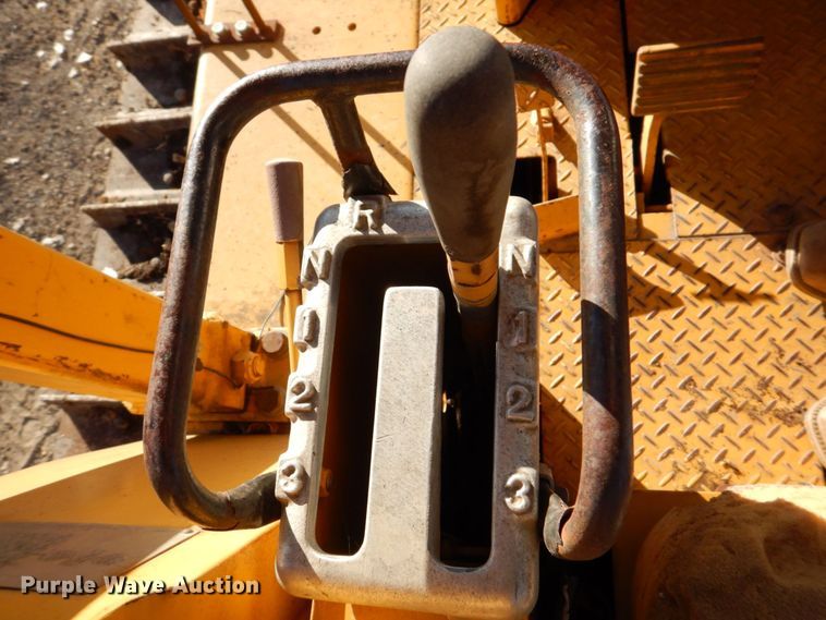 image for item MJ9807 Komatsu D65P-6  crawler tractor