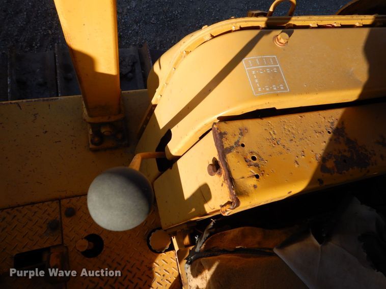 image for item MJ9807 Komatsu D65P-6  crawler tractor