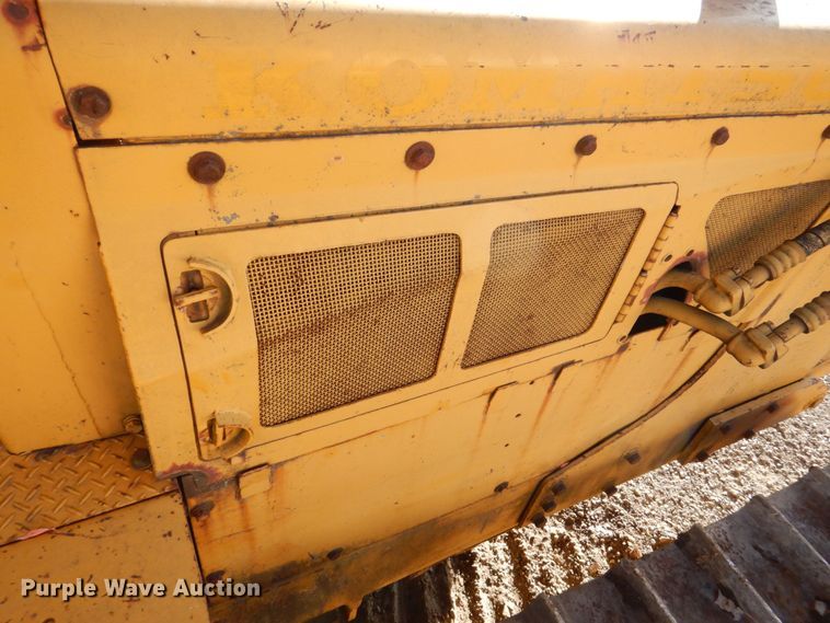 image for item MJ9807 Komatsu D65P-6  crawler tractor