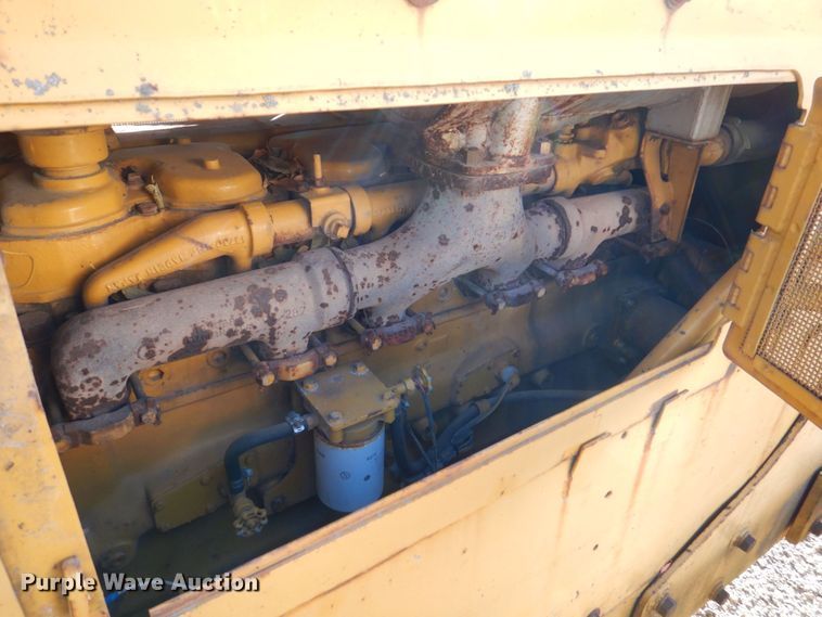 image for item MJ9807 Komatsu D65P-6  crawler tractor