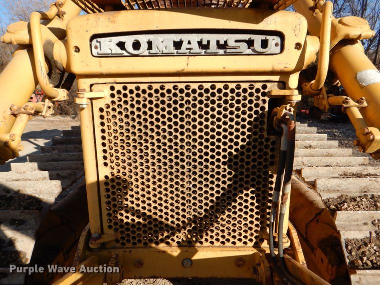 image for item MJ9807 Komatsu D65P-6  crawler tractor