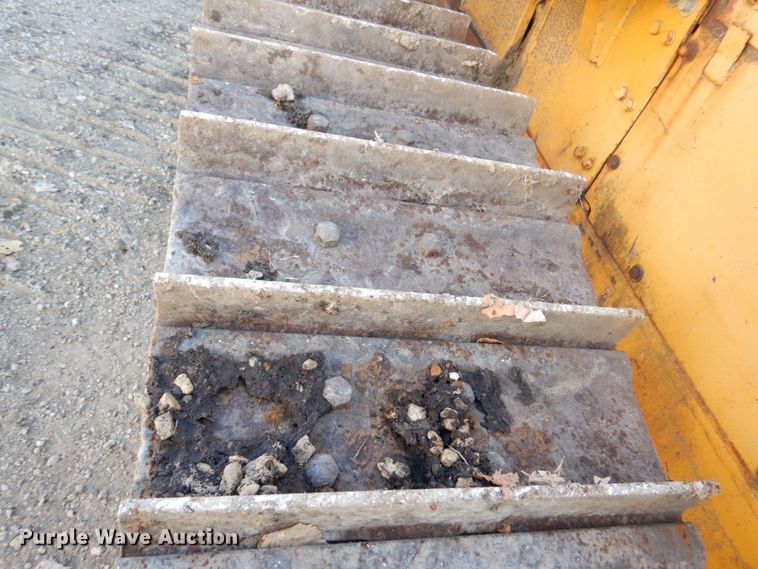 image for item MJ9807 Komatsu D65P-6  crawler tractor