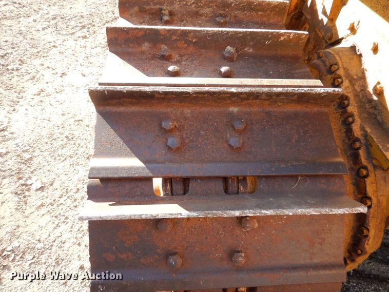 image for item MJ9807 Komatsu D65P-6  crawler tractor