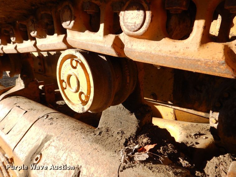 image for item MJ9807 Komatsu D65P-6  crawler tractor