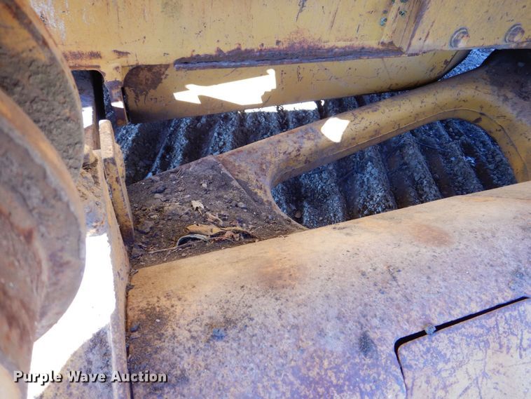 image for item MJ9807 Komatsu D65P-6  crawler tractor